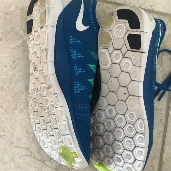 NIKE - Picture 2 of 2